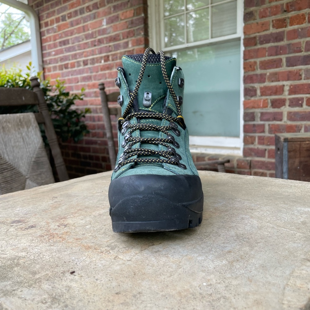 Men’s Lowa Green Suede Hiking Boots with Black Toe Caps - Picture 12 of 16